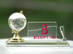 Nhận biết xưởng sản xuất quà để bàn pha lê chất lượng